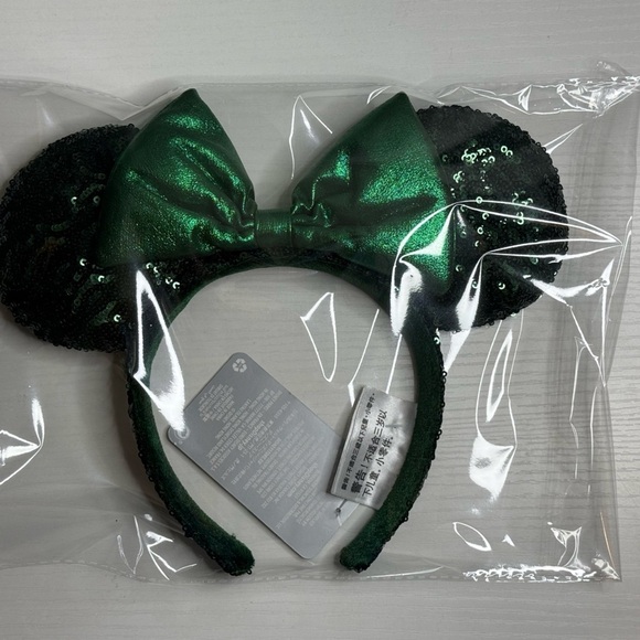 Sequined Emerald Green Minnie Mouse Ears - Picture 4 of 5